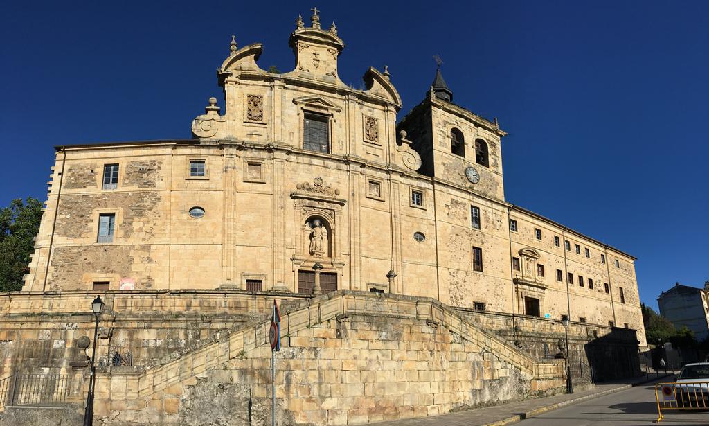 San Nicolas El Real Villafranca Del Bierzo Esterno foto